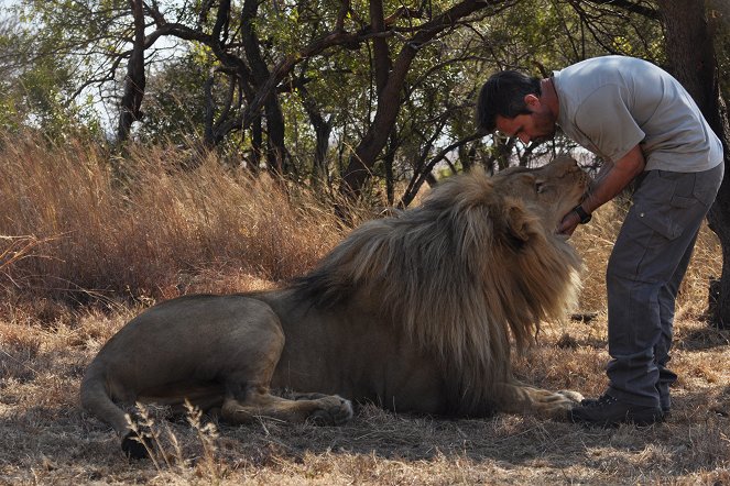 Killer IQ: Lion vs Hyena - De la película - Kevin Richardson