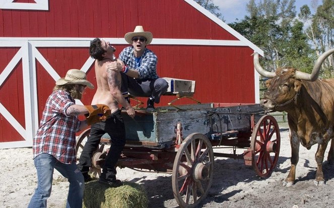 Jackass: Number Two - Photos - Bam Margera, Johnny Knoxville