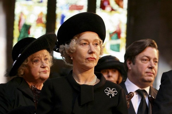 Kráľovná - Z filmu - Sylvia Syms, Helen Mirren, Roger Allam