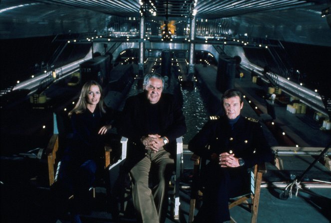 007 - Agente Irresistível - De filmagens - Barbara Bach, Roger Moore