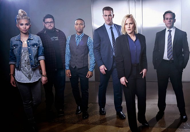 CSI: Cyber - Werbefoto - Hayley Kiyoko, Charley Koontz, Shad Moss, James van der Beek, Patricia Arquette, Peter MacNicol