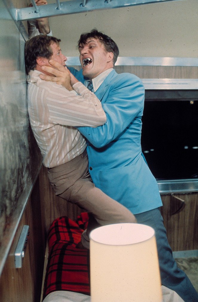 The Spy Who Loved Me - Photos - Roger Moore, Richard Kiel