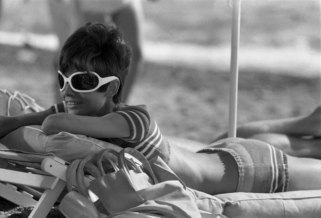 Peukalokyydillä vihille - Kuvat elokuvasta - Audrey Hepburn