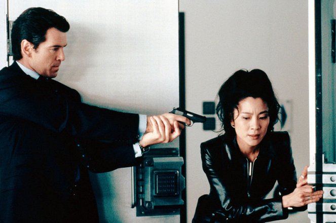 James Bond - Der Morgen stirbt nie - Filmfotos - Pierce Brosnan, Michelle Yeoh