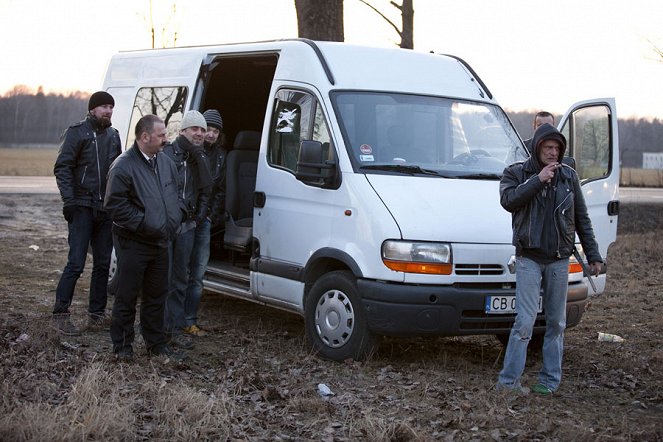 Polskie gówno - De la película - Arkadiusz Kraśniewski, Grzegorz Halama, Filip Gałązka, Tymon Tymanski, Robert Brylewski