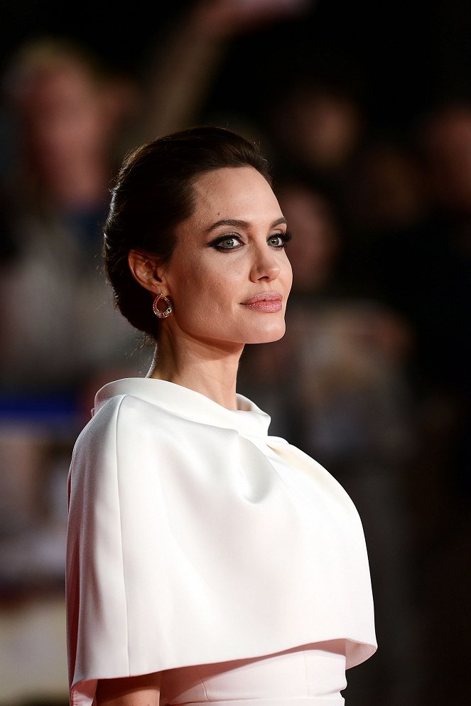 Nezlomný - Z akcií - Angelina Jolie