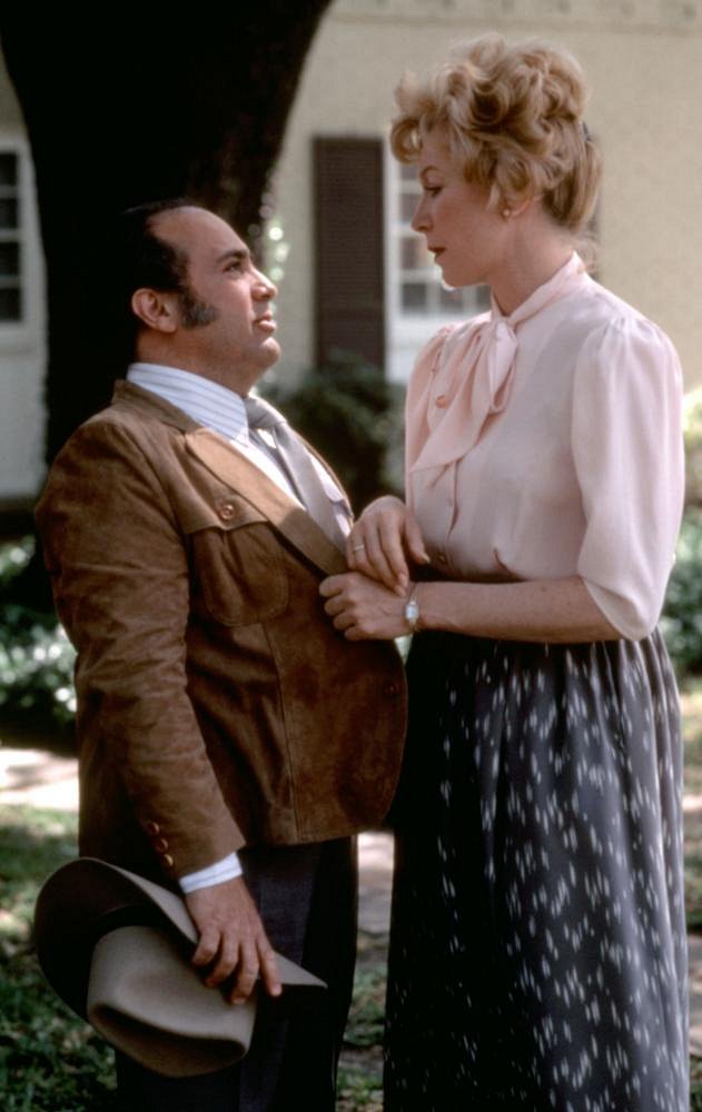 Terms of Endearment - Photos - Danny DeVito, Shirley MacLaine
