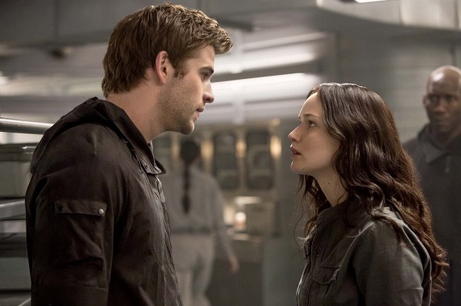Hunger Games: Síla vzdoru 1. část - Z filmu - Liam Hemsworth, Jennifer Lawrence