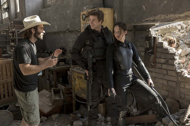 The Hunger Games: A Revolta Parte 1 - De filmagens - Liam Hemsworth, Jennifer Lawrence