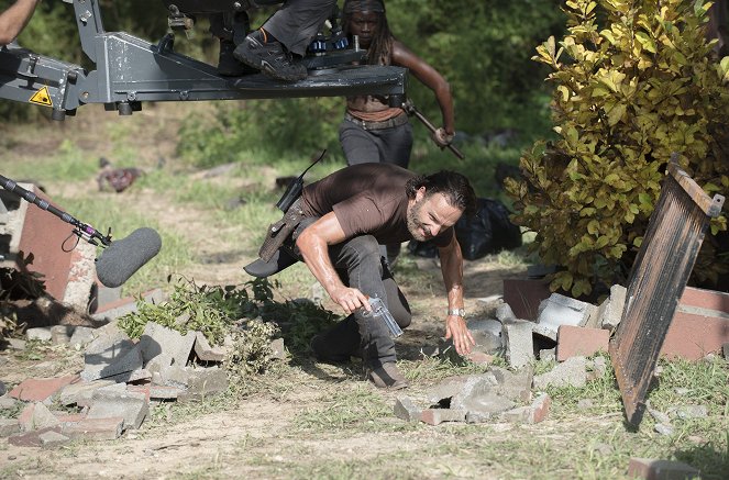 The Walking Dead - What Happened and What's Going On - Van de set - Andrew Lincoln
