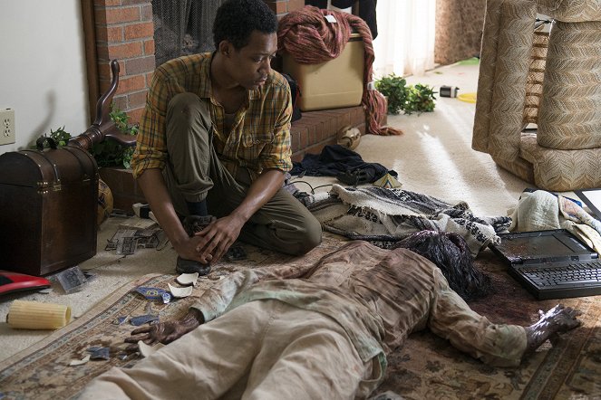 The Walking Dead - What Happened and What's Going On - Photos - Tyler James Williams