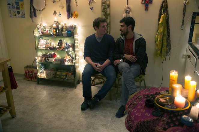 Looking - Season 1 - Looking for the Future - Photos - Jonathan Groff, Raúl Castillo