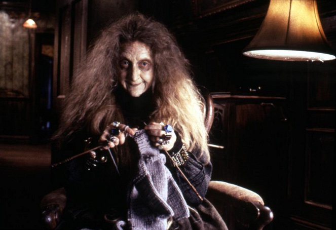 Die Addams Family in verrückter Tradition - Filmfotos - Carol Kane