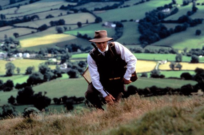 Angličan, který vylezl na kopec (a slezl z hory) - Z filmu - Hugh Grant