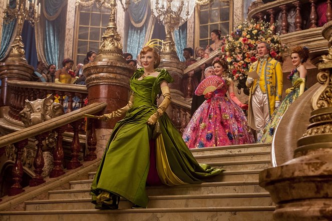 Cinderella – Tuhkimon tarina - Kuvat elokuvasta - Cate Blanchett, Holliday Grainger, Sophie McShera