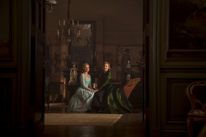 Cinderella - Photos - Lily James, Cate Blanchett