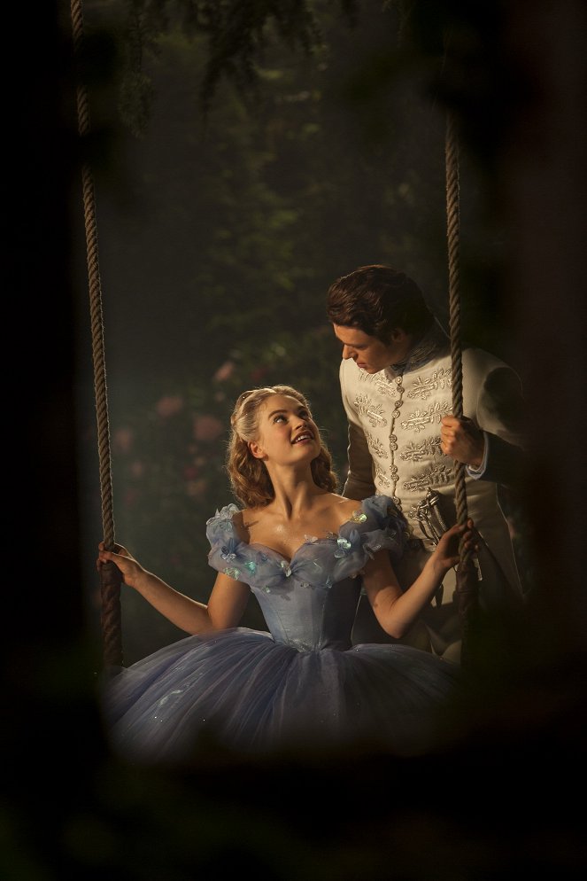 Cinderella - Filmfotos - Lily James, Richard Madden
