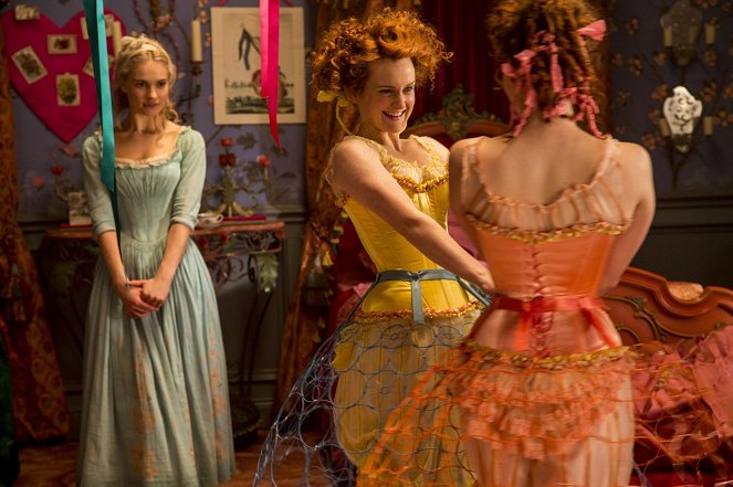 Cenicienta - De la película - Lily James, Sophie McShera