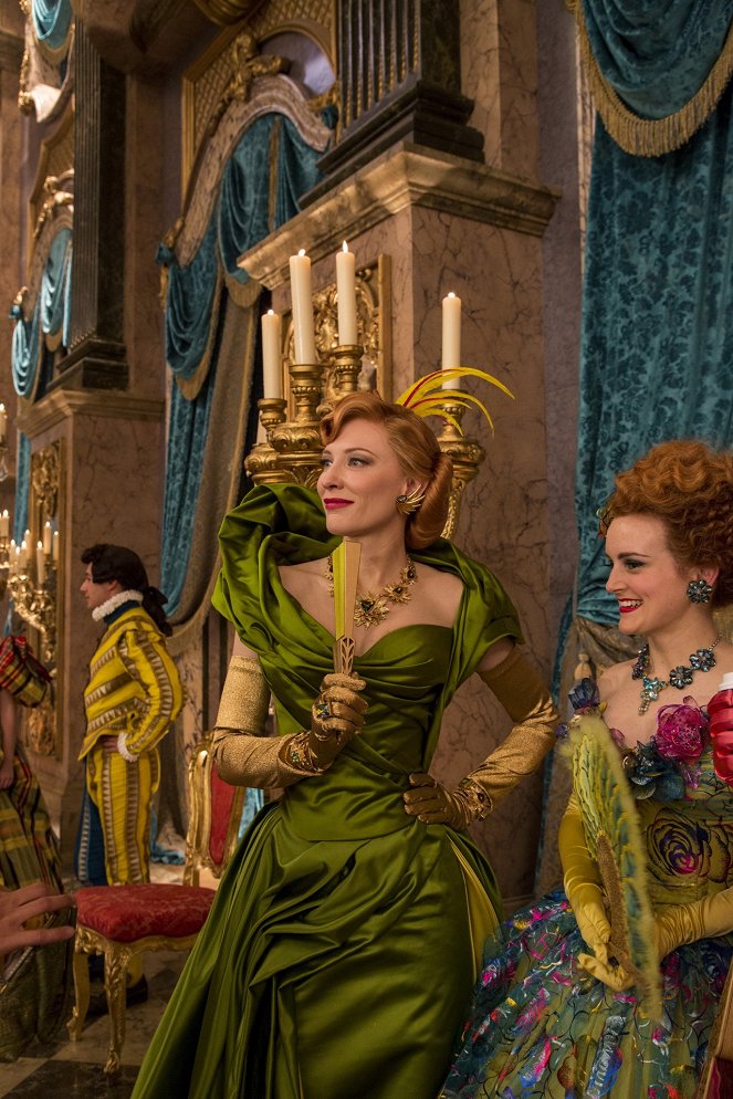 Cinderella - Filmfotos - Cate Blanchett, Sophie McShera