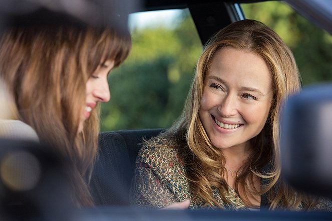 Fifty Shades of Grey - Van film - Dakota Johnson, Jennifer Ehle