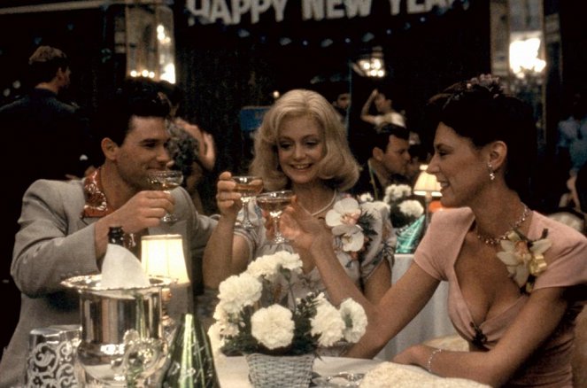 ...a po šichte swing - Z filmu - Kurt Russell, Goldie Hawn, Christine Lahti