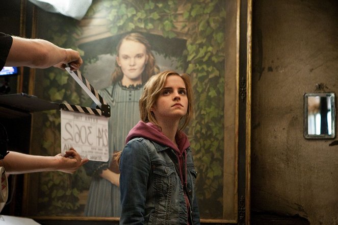 Harry Potter and the Deathly Hallows: Part 2 - Van de set - Emma Watson