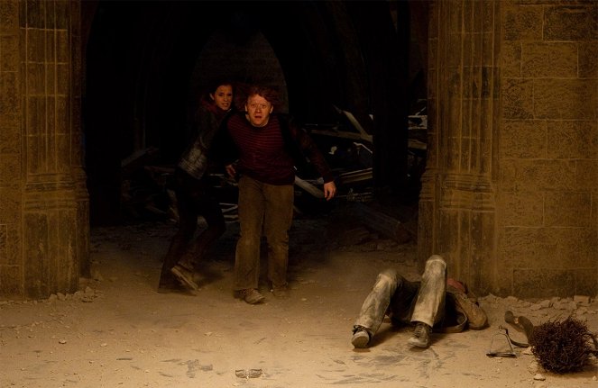 Harry Potter a Dary smrti - 2. - Z filmu - Emma Watson, Rupert Grint