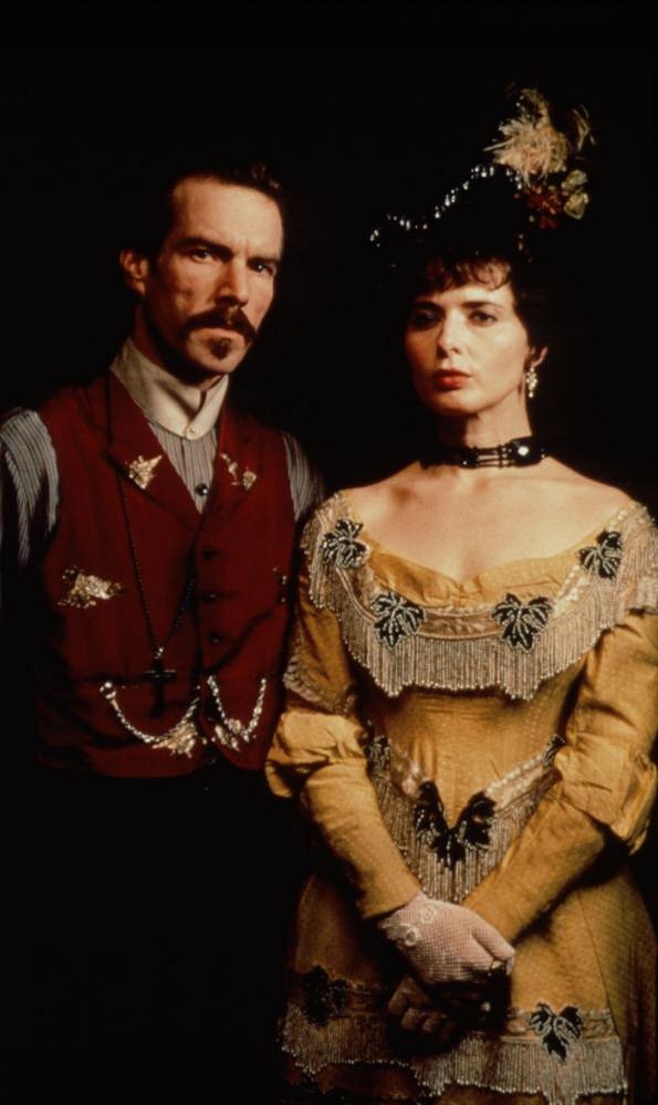 Wyatt Earp - Filmfotók - Dennis Quaid, Isabella Rossellini