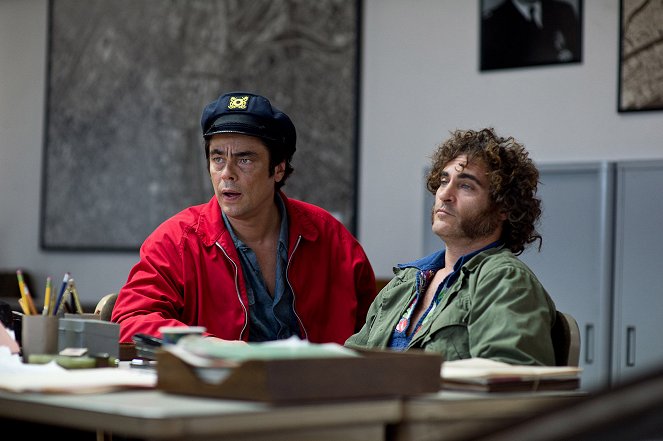 Inherent Vice - Photos - Benicio Del Toro, Joaquin Phoenix