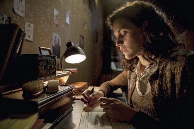 Meine Tochter Anne Frank - Filmfotók - Mala Emde
