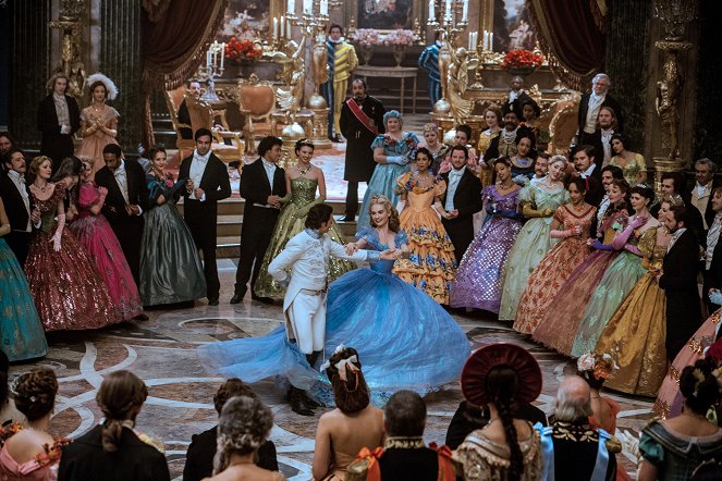 Cinderella - Filmfotos - Richard Madden, Lily James