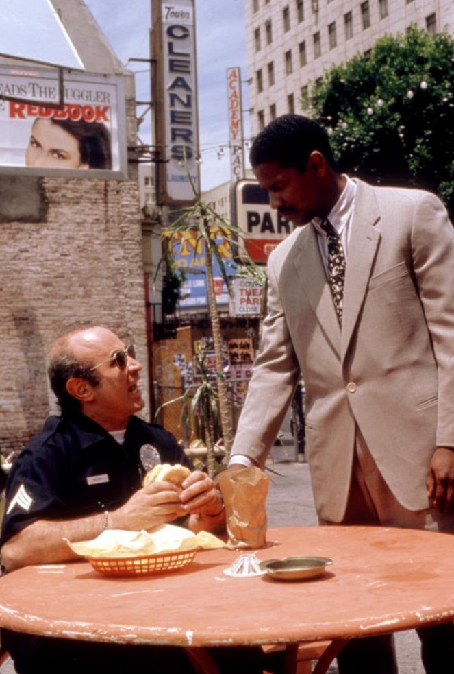 Der Chaoten-Cop - Filmfotos - Bob Hoskins, Denzel Washington