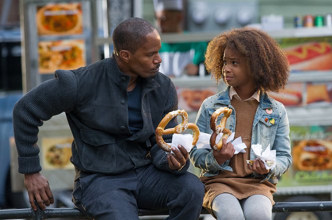 Annie - Photos - Jamie Foxx, Quvenzhané Wallis