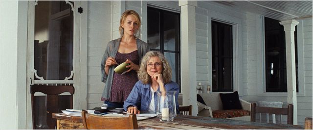 The Lucky One - Photos - Taylor Schilling, Blythe Danner