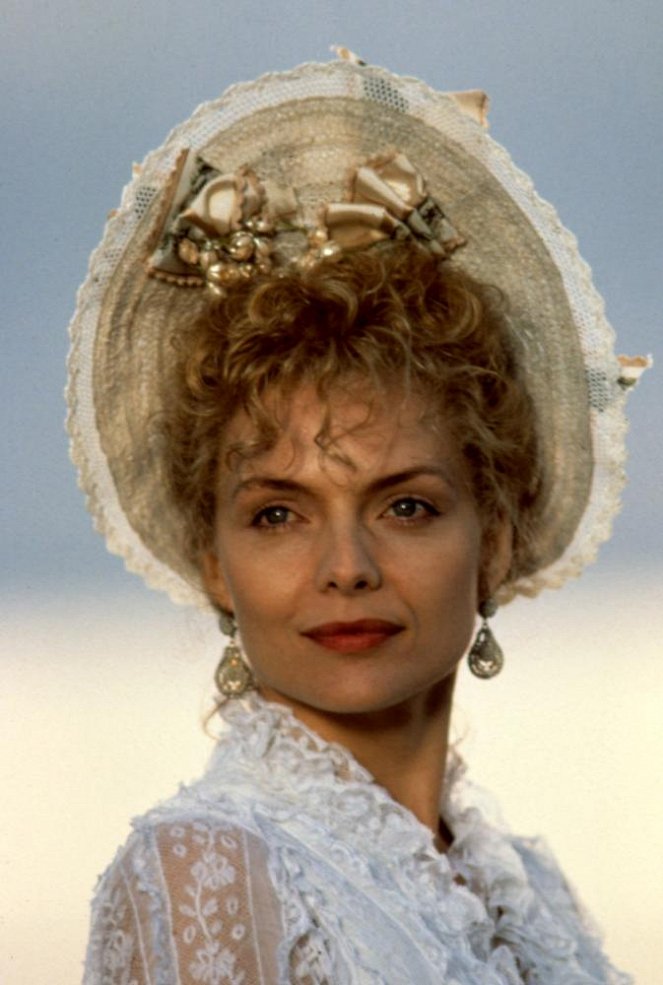 The Age of Innocence - Photos - Michelle Pfeiffer