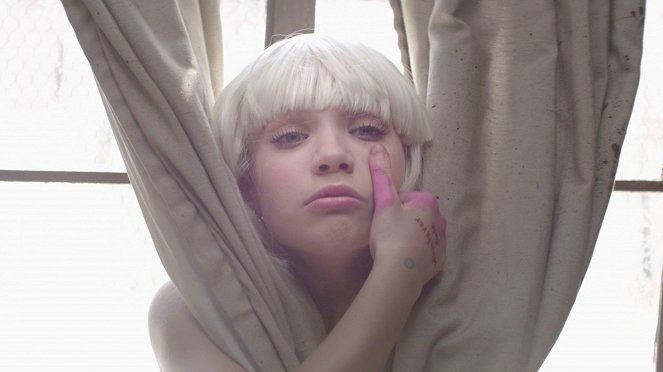 Sia - Chandelier - Kuvat elokuvasta - Maddie Ziegler