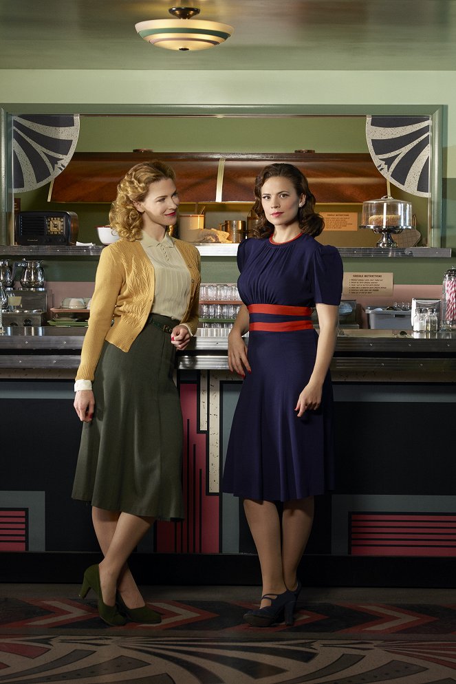 Agent Carter - Promoción - Bridget Regan, Hayley Atwell