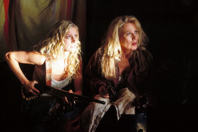 The Devil's Rejects - Photos - Sheri Moon Zombie, Leslie Easterbrook