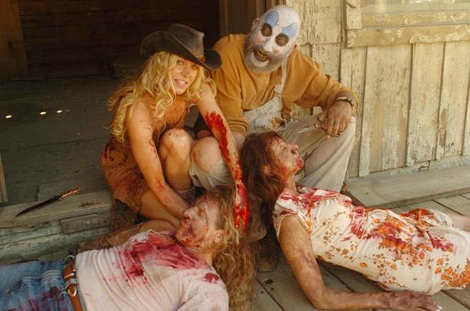Az 1000 halott háza 2. - A sátán bosszúja - Forgatási fotók - Sheri Moon Zombie, Sid Haig