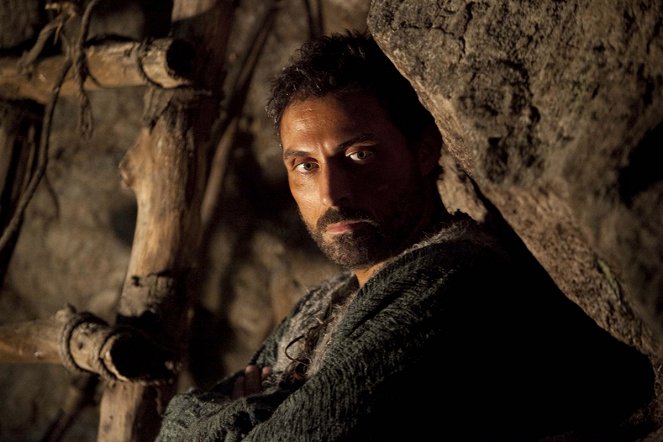 The Pillars of the Earth - Photos - Rufus Sewell