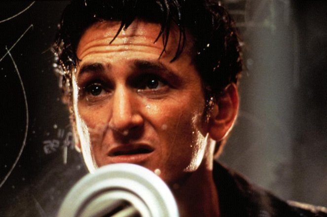 Atrapada entre dos hombres - De la película - Sean Penn