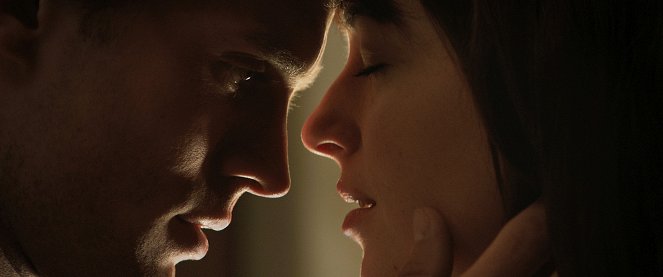 Pięćdziesiąt twarzy Greya - Z filmu - Jamie Dornan, Dakota Johnson