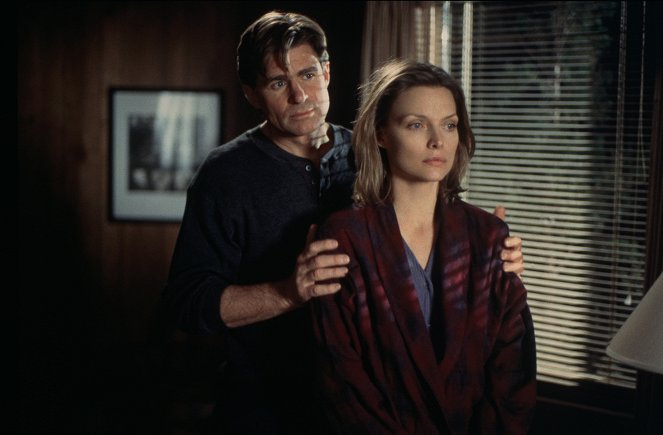 The Deep End of the Ocean - Photos - Treat Williams, Michelle Pfeiffer