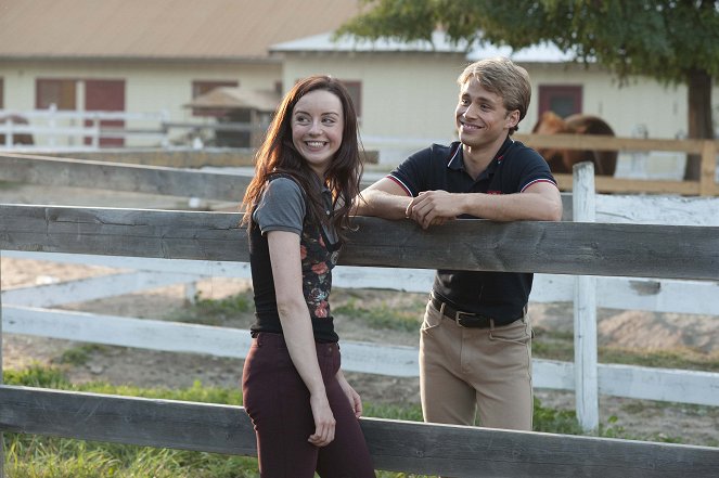 Flicka 3: Najlepsi przyjaciele - Z filmu - Kacey Rohl, Max Lloyd-Jones