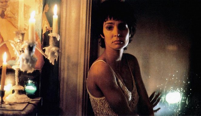 A French Vampire in America - Photos - Anne Parillaud