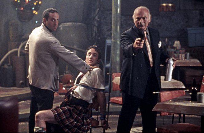 Pluto Nash - Im Kampf gegen die Mondmafia - Filmfotos - Burt Young