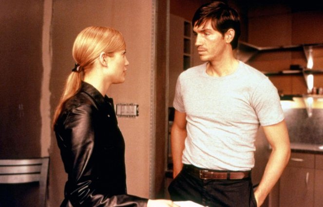 Angel Eyes - Photos - Jennifer Lopez, James Caviezel