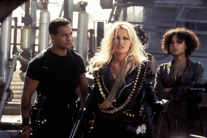Barb Wire - Photos - Temuera Morrison, Pamela Anderson, Victoria Rowell