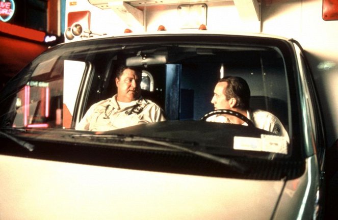 Bringing Out the Dead - Van film - John Goodman, Nicolas Cage