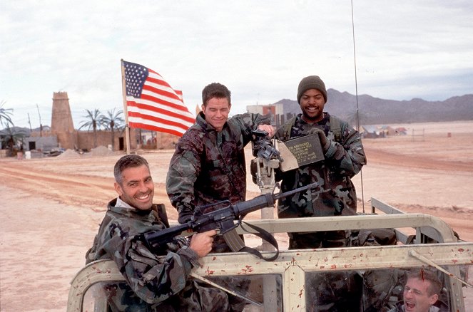 Sivatagi cápák - Filmfotók - George Clooney, Mark Wahlberg, Ice Cube